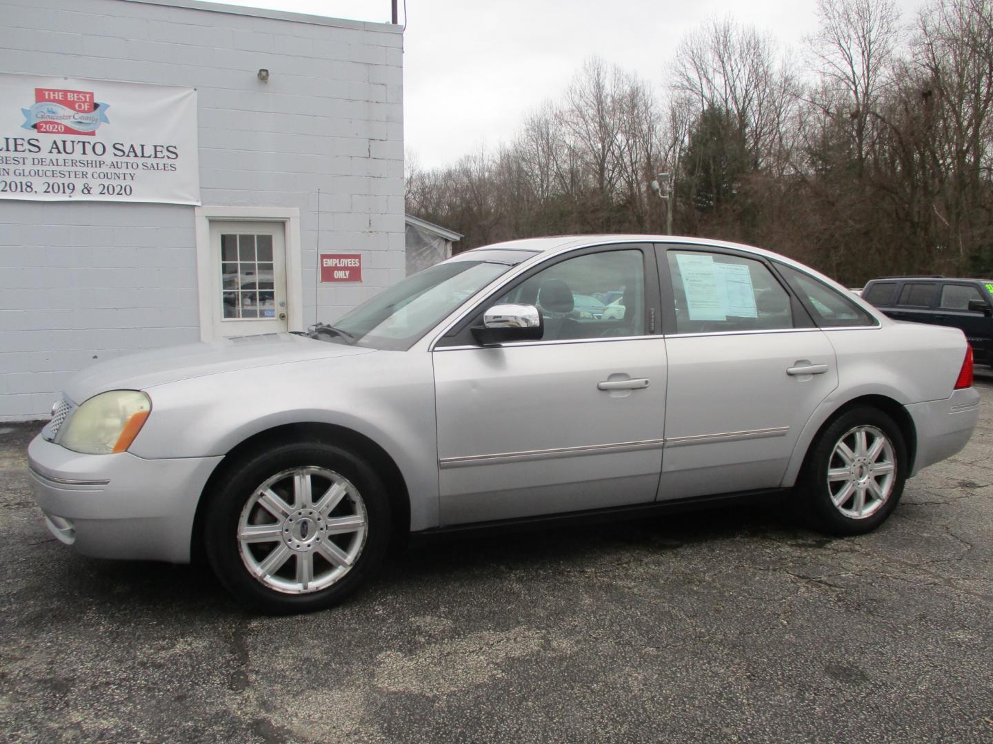 2005 SILVER Ford Five Hundred Limited AWD (1FAHP28195G) with an 3.0L V6 DOHC 24V engine, Automatic CVT Overdrive transmission, located at 540a Delsea Drive, Sewell, NJ, 08080, (856) 589-6888, 39.752560, -75.111206 - Photo#2